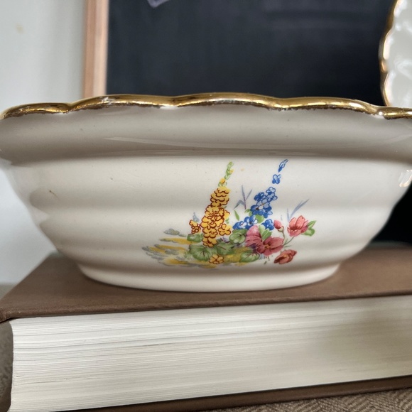 Sovereign Potters Hollyhock Serving Dishes - Picture 3 of 16